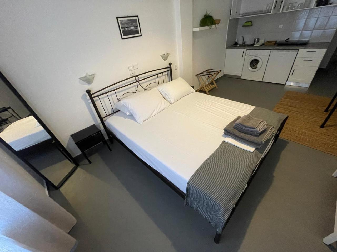 Spanos Studios - Panteli Exteriör bild