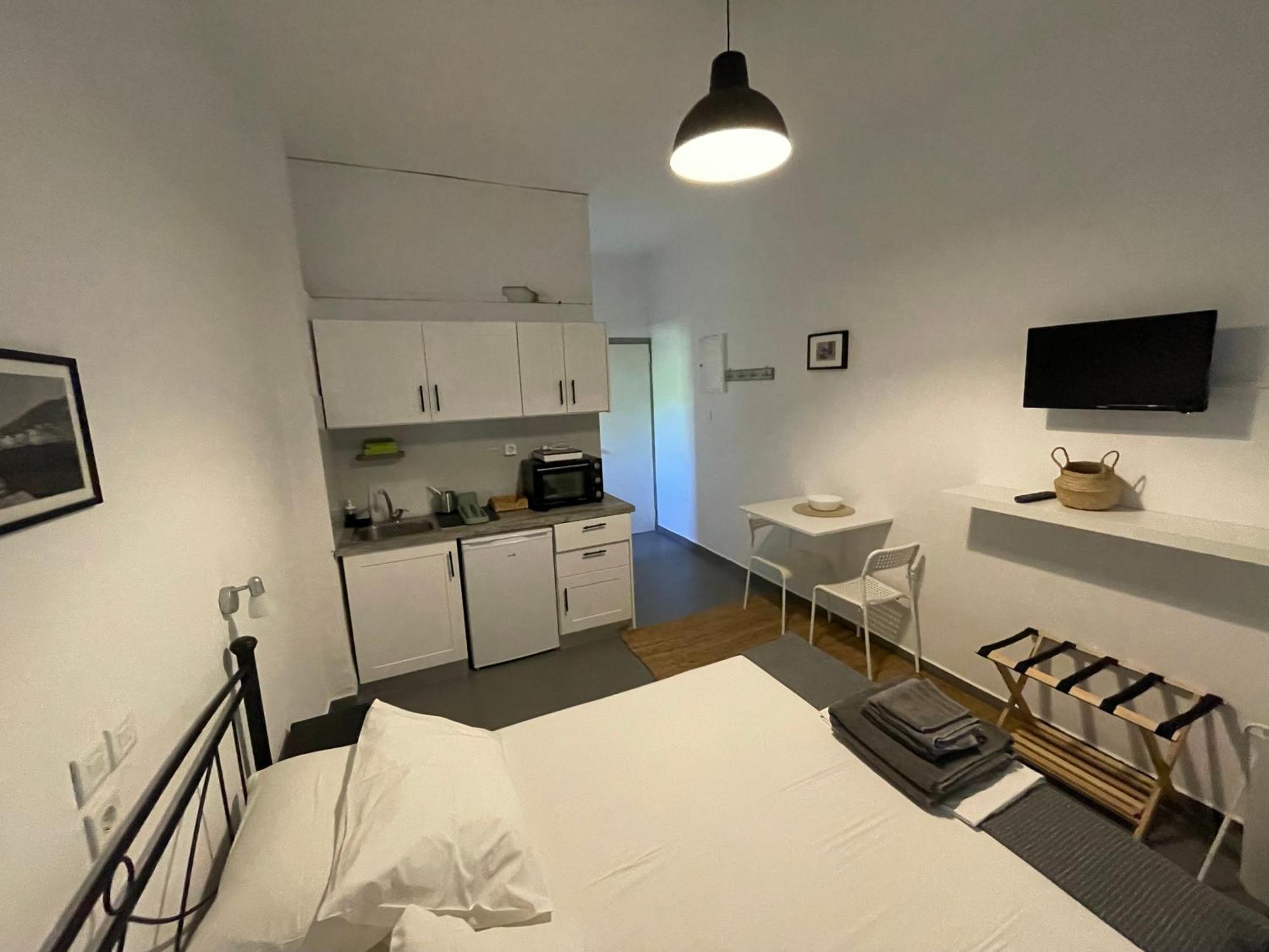 Spanos Studios - Panteli Exteriör bild